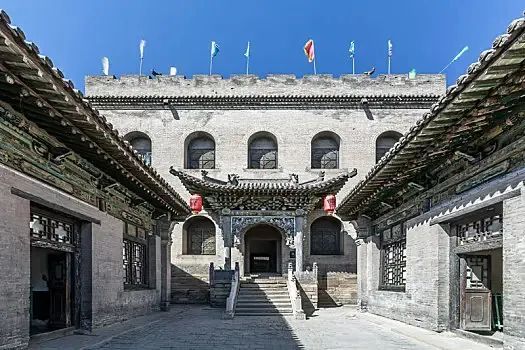 历经200多年,有一位叫曹三喜的人,他是使曹家走向一代巨商的关键转折