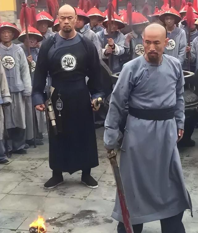 于成龍: