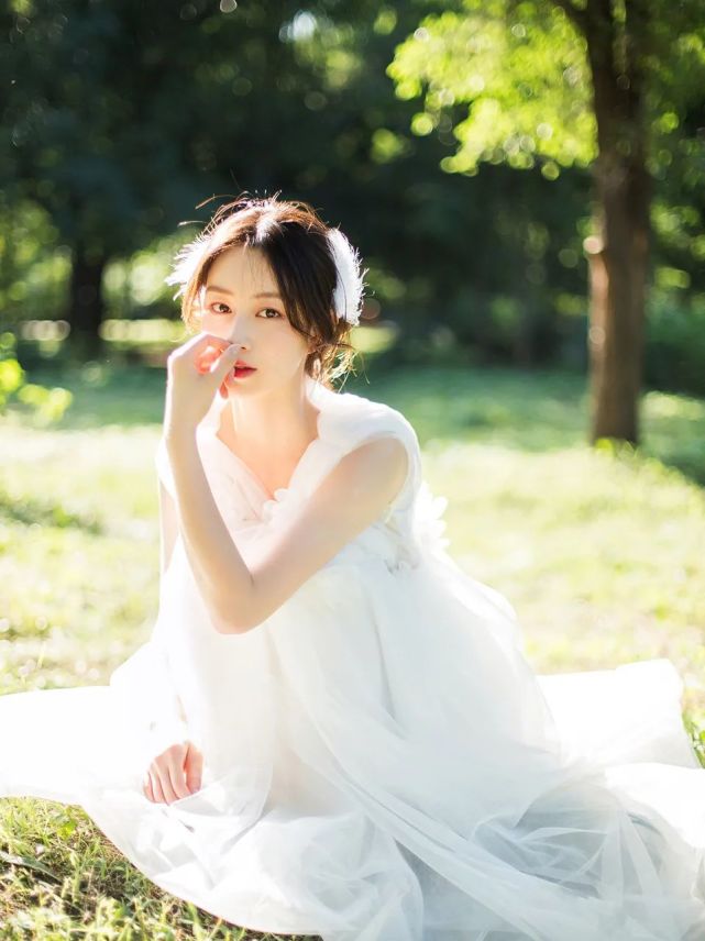 阳光树影|夏日森系少女写真