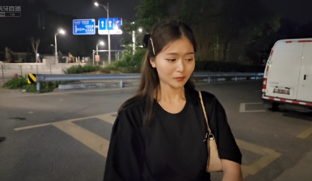 小叶子回应与集梦矛盾!诋毁集梦公会?女主播被会长辞退!