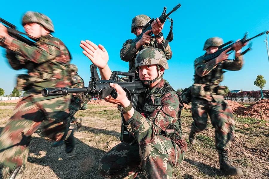 课堂对接战场火箭军某部聚焦演训任务深化主题教育