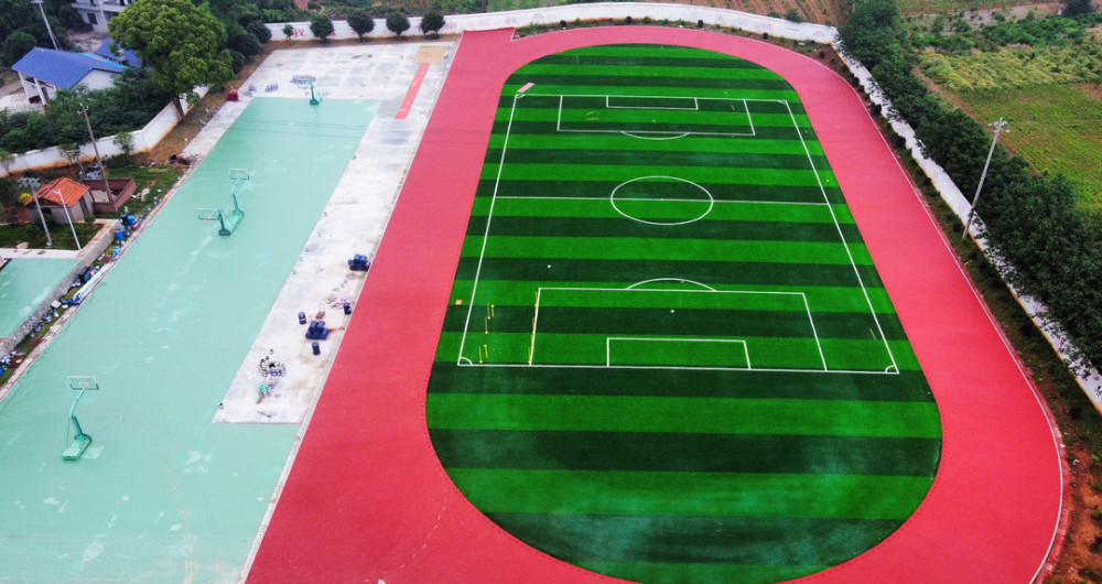 白塘中学全新运动场亮相汨罗计划三年内提质改造运动场25片