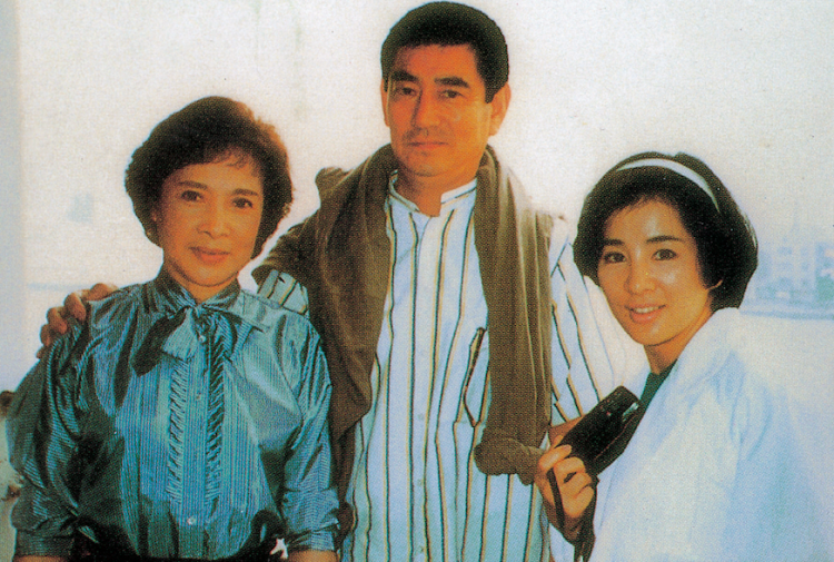 秦怡和第一任丈夫陈天国的女儿:秦怡和她的第二任丈夫金焰:秦怡和儿子