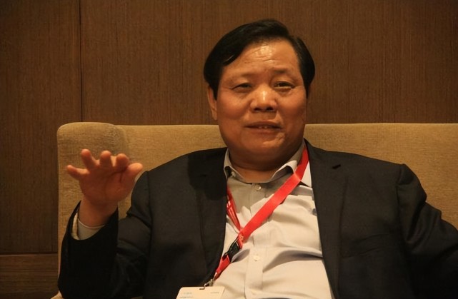 修理工魏银仓:平凡的命运,贪婪的野心,骗走董明珠26亿,将霸道总裁玩弄