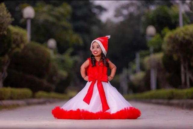 名人堂世界上最矮的女人