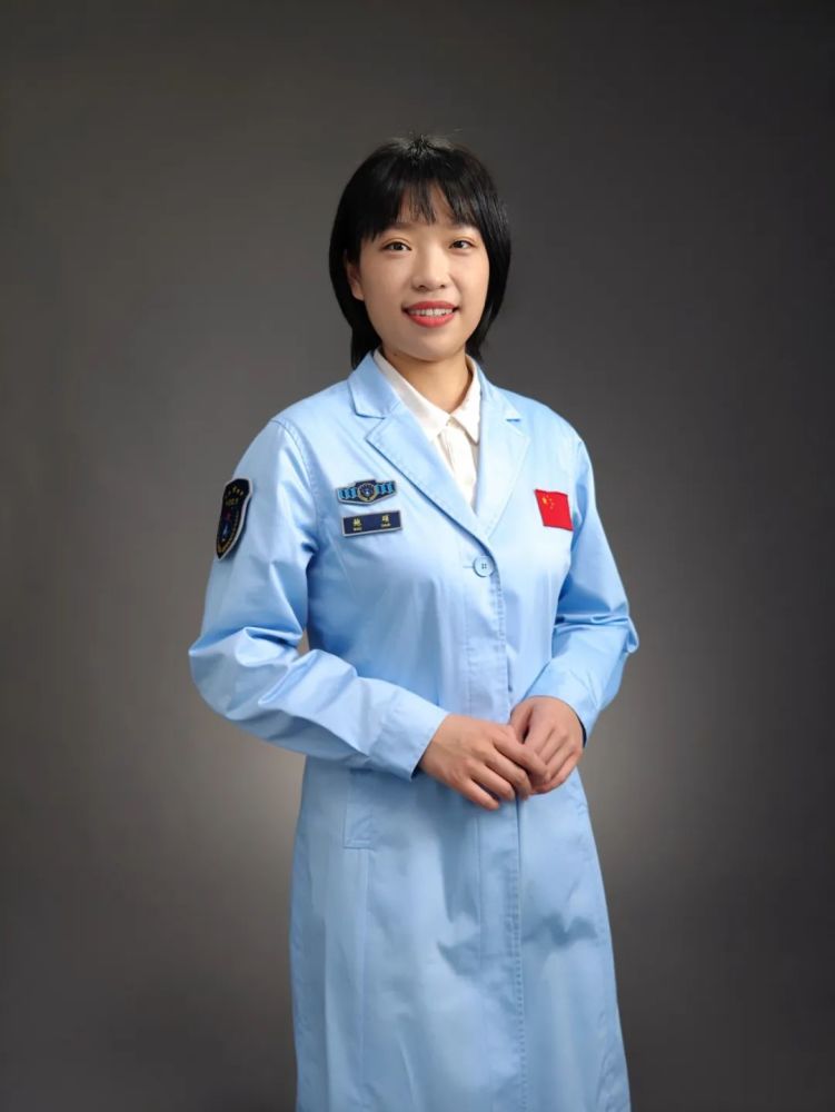 鲍硕握紧风筝成为风筝2022青年力量