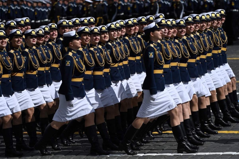 俄罗斯红场阅兵｜徒步方阵、现代化武器和军事技术装备亮相