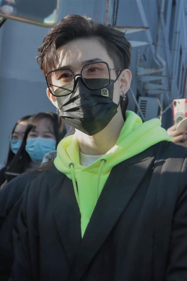 德云花魁关九海被师哥喊话,休息期间也没逃掉学习,蒙蒙是真难