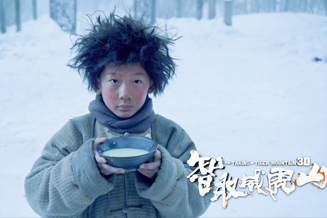 让人没想到的是,小栓子的扮演者苏翊鸣在现实生活中也成为了让所有人"