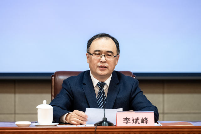 会上,金华市副市长李斌峰就规划有关情况通报如下:2022年4月25日,经