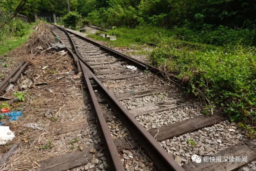 除了貨運,廣鋼鐵路最大的貢獻是對廣州地鐵,廣州早期的數百臺地鐵車輛