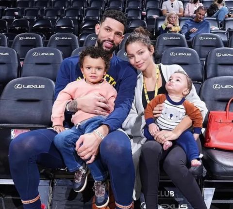 小里弗斯晒照感谢伴侣:爱你 你是最棒的母亲_腾讯新闻