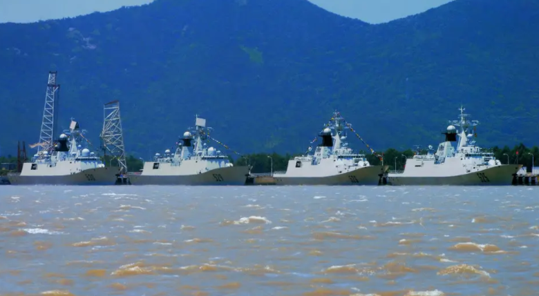 第31艘资阳舰完工,四川老乡错失054b_腾讯新闻