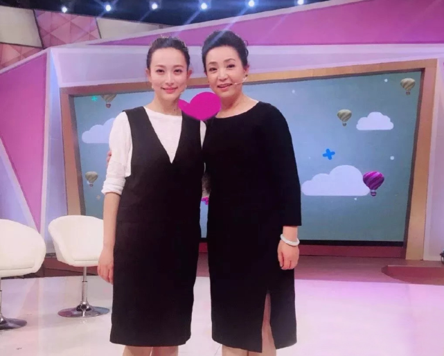 著名演员戴春荣之女郝洛钒见证父母爱情我也要像他们一样幸福