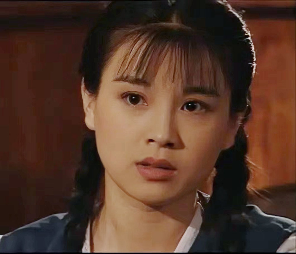 来京不久后,导演潘霞执导电视剧《女人不是月亮》,经朋友推荐,赵明明