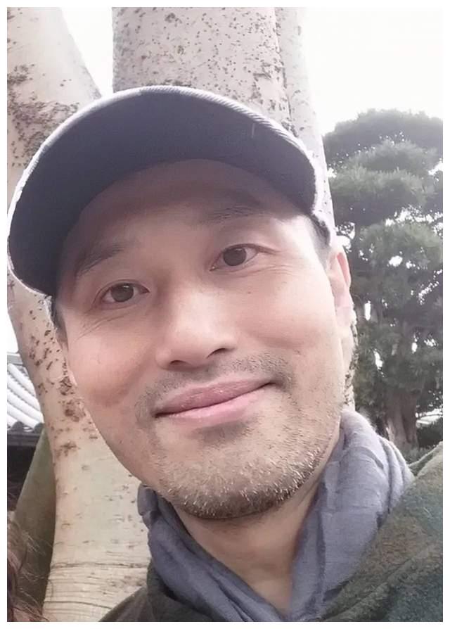 王伟梁作为上世纪90年代港剧中的黄金配角,确实早些年也是在荧幕上