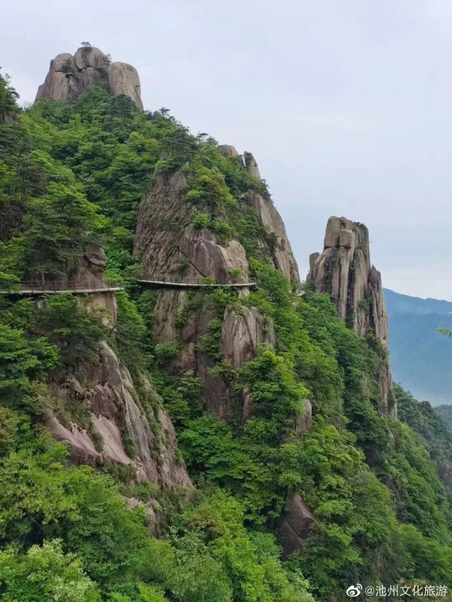 新華網和央廣網同步報道九華山花臺