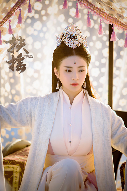 张雅钦当初的战王妃现在也混职场了