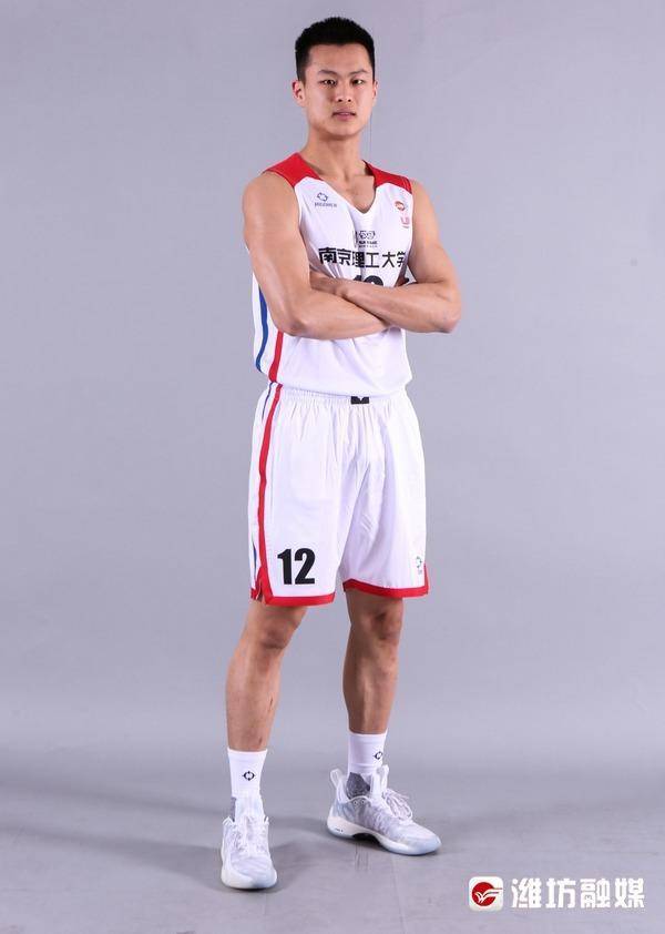 2021年7月,潍坊一中毕业的谢立石在cba选秀大会中脱颖而出被天津队