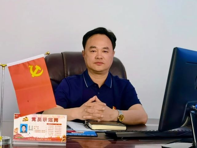 坚守教育初心忠县新生初级中学校田长胜