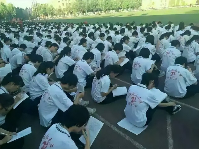 衡水中学学生上课状态曝光,家长意见不一,这样的教学方式合理吗