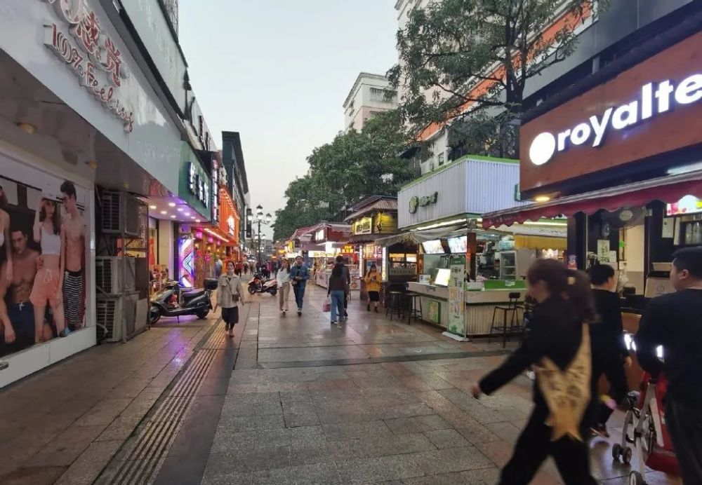 斗门人对井岸步行街的态度一个天一个地