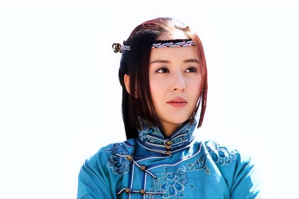 《马永贞》中饰演的"柳菊池"清纯婉约,知性优雅.