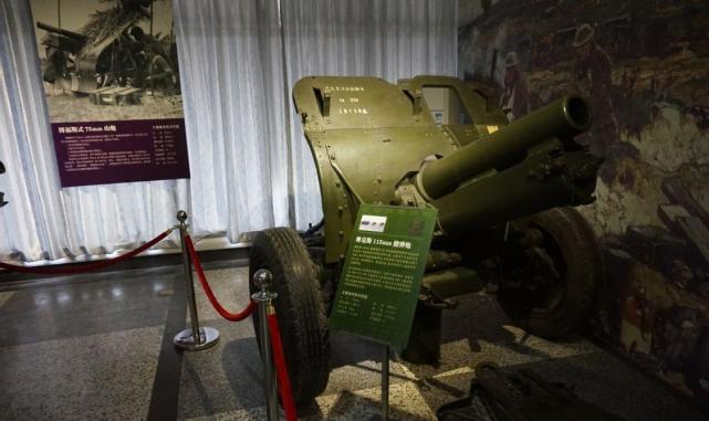 苏联卖给我们的垃圾火炮维克斯115毫米榴弹炮:萨沙兵器图谱277期