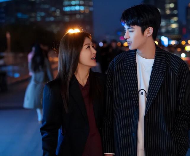 这次真的不该全都推锅给演员了,剧情设置问题也不小,给江疏影找个势均