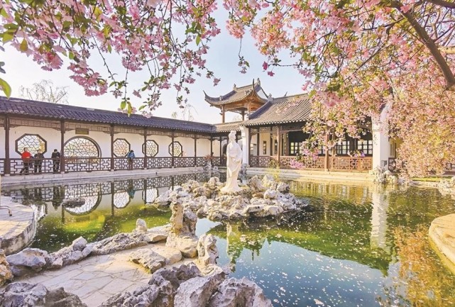 免费开放 南京莫愁湖让游客"到此莫愁"