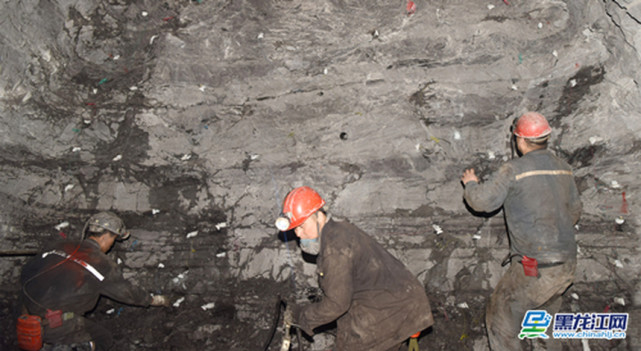龙煤七台河公司掘进系统应用"全断面一次爆破"新工艺效果好