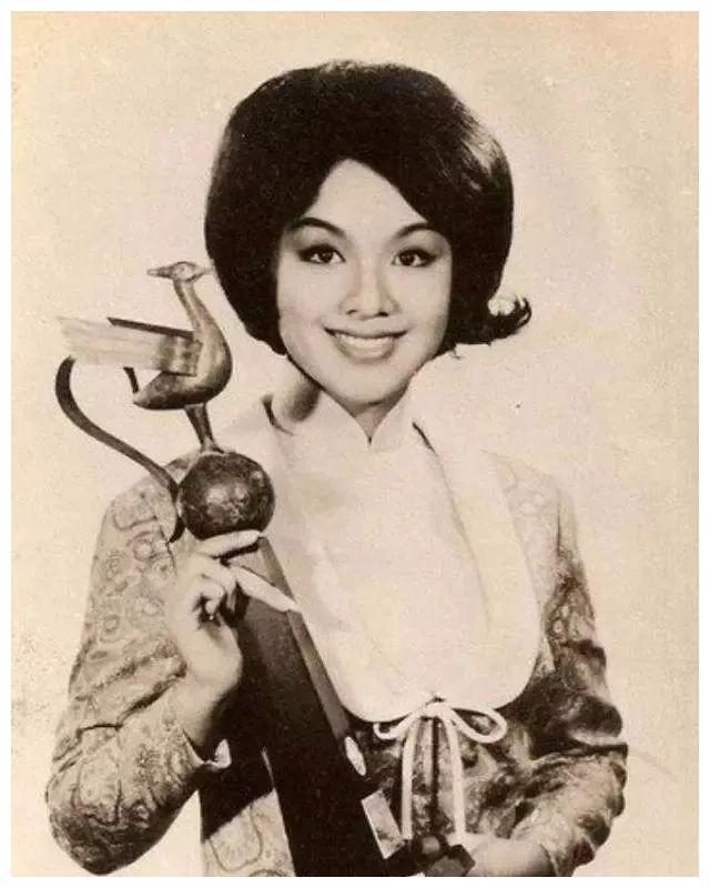 李菁曾为娃娃影后的她终未走出心魔迷恋赌场暴毙家中