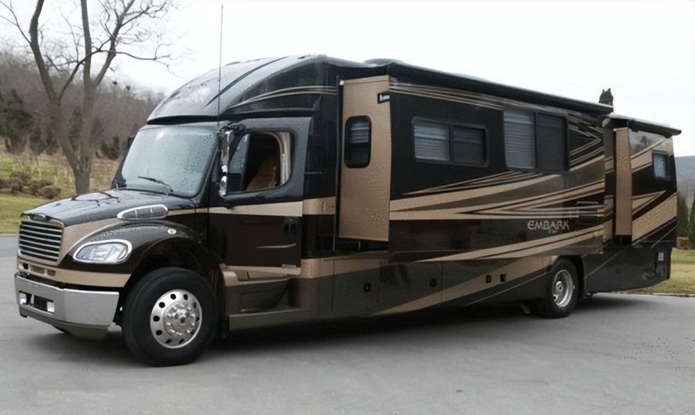 藏品堆满8个仓库,戴2000万名表,豪宅遍布全球,成龙身家太惊人_腾讯