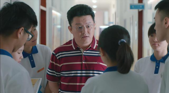 1,"振华三部曲" 潘主任今天来盘点一下张磊饰演过的"老师角色",快看有