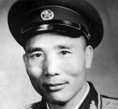 由于所处的战场环境不同,我们不能简单地评定王振邦和段龙章的功与过.