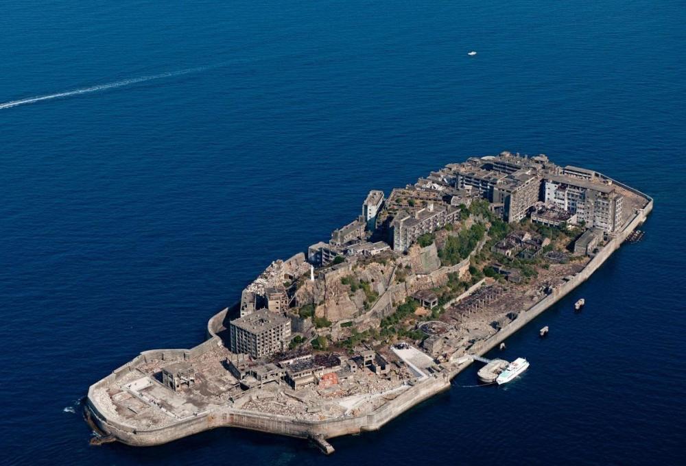 日本历史上地狱般的鬼岛高楼遍布却无人居住居民是如何消失的