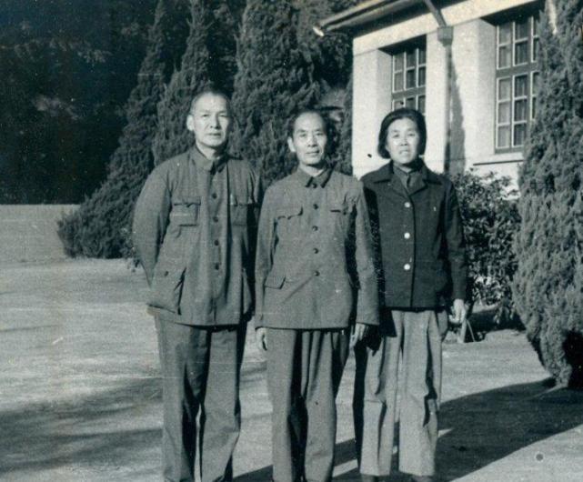 就这样刘复之毅然决然地不顾家人的劝阻离开了香港,1937年,刘复之经历