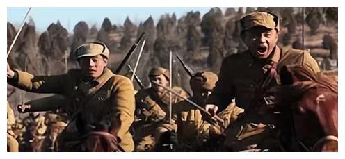 宁夏军区司令员马惇靖在饭店就餐被黑帮挑衅,他说:正想收拾你们