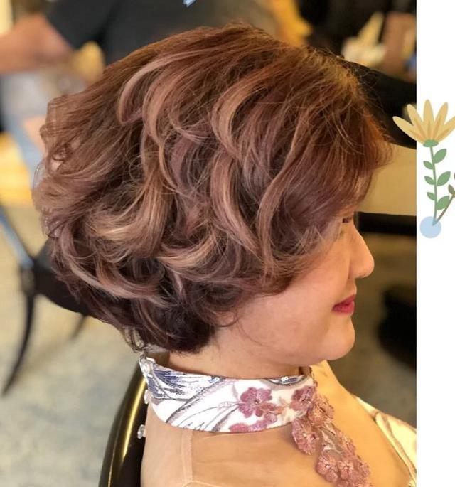 五六十岁的女人尽量避开老年款发型这些显气质的发型更适合