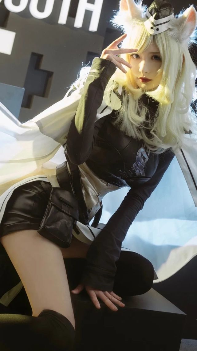 cos:明日方舟鞭刃佐菲娅@凉生