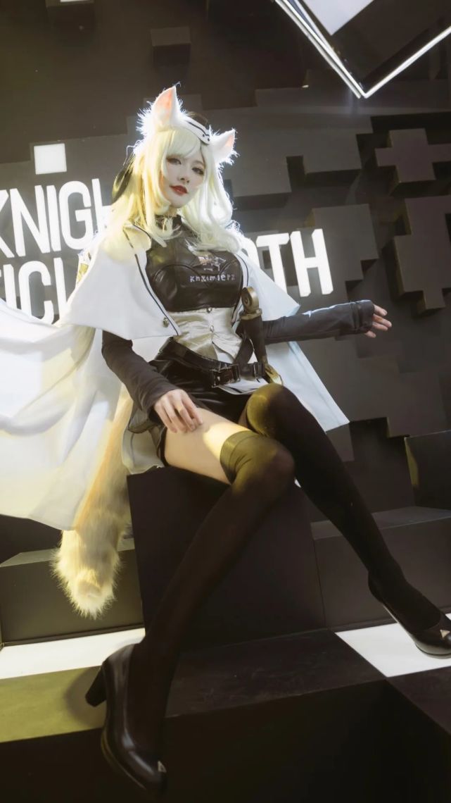 cos:明日方舟鞭刃佐菲娅@凉生