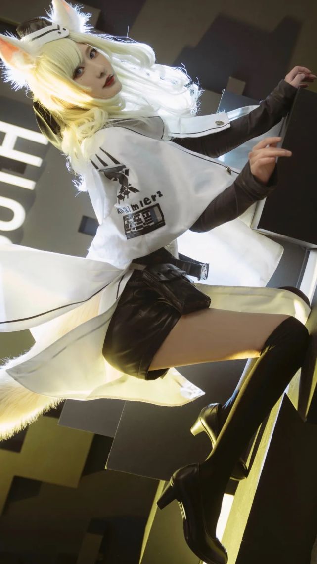 cos:明日方舟鞭刃佐菲娅@凉生