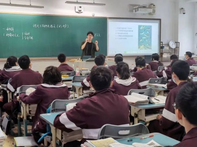 常德市教育督导组督导市一中教育教学工作