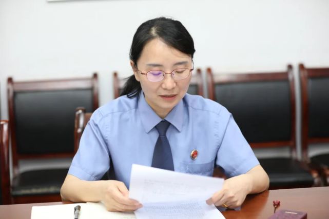 县检察院第四检察部主任张志凌吴长青,谢往分别就上