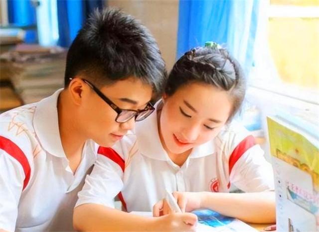 初中生早恋有哪些弊端黄磊我女儿15岁谈恋爱我觉得正常