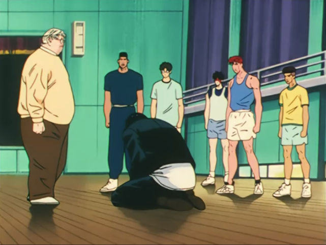 三井寿带人殴打湘北篮球队队员,然而当三井看到安西教练走进来并说了