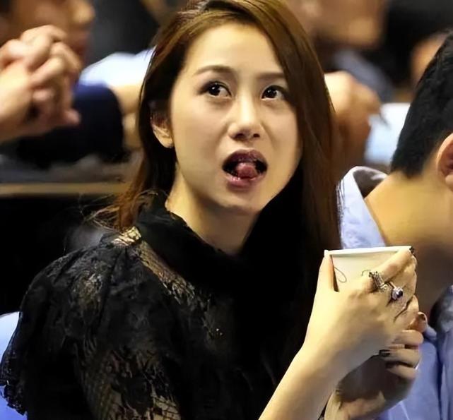 陈露晒打球视频,身材如少女,在美国生活多姿多彩,越来越漂亮