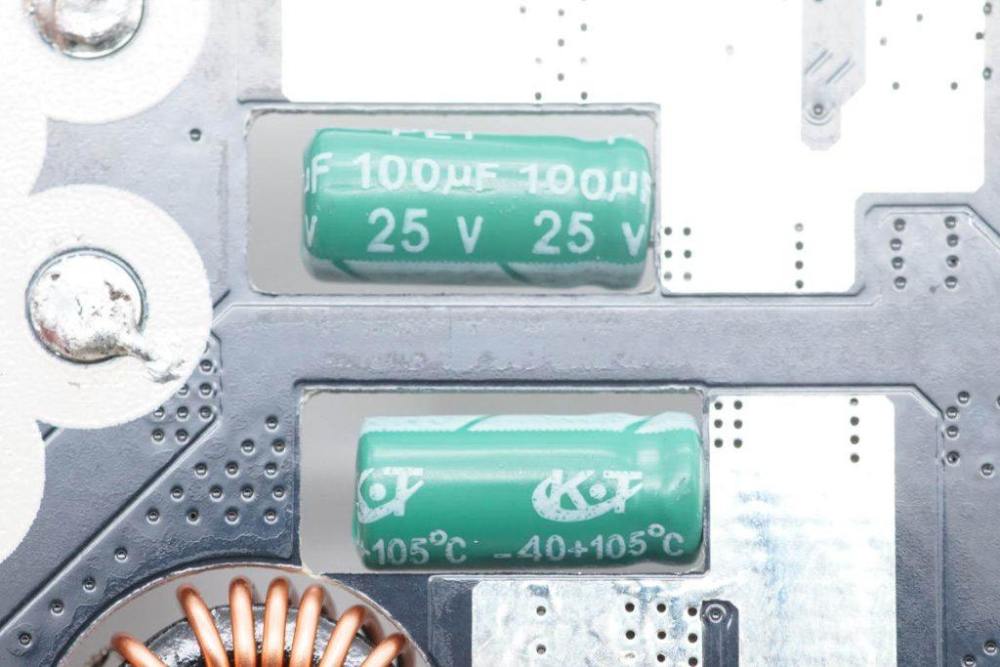 内置诚芯微cx8825降压芯片鹏元晟10w立式双线圈无线充电器拆解