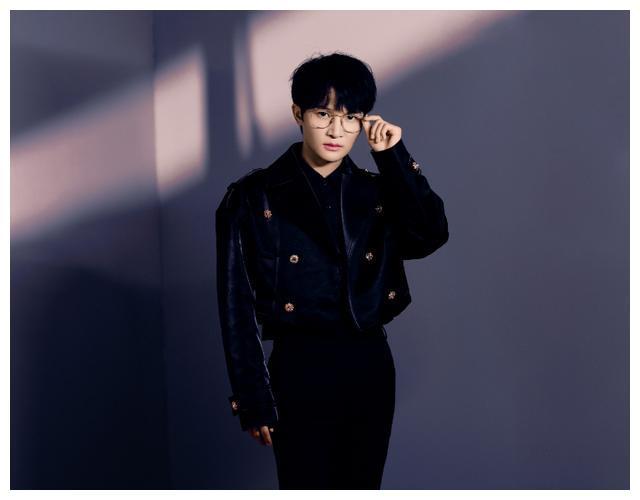 天赐3:周深热议不断,翻唱曲目,霸榜全网音乐平台,稳居第一|胡梦周