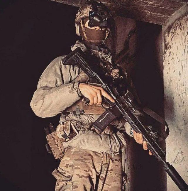 【关注】乌军头号英雄旅长被俘,交代钢铁厂三大秘密:亚速营大骂这是